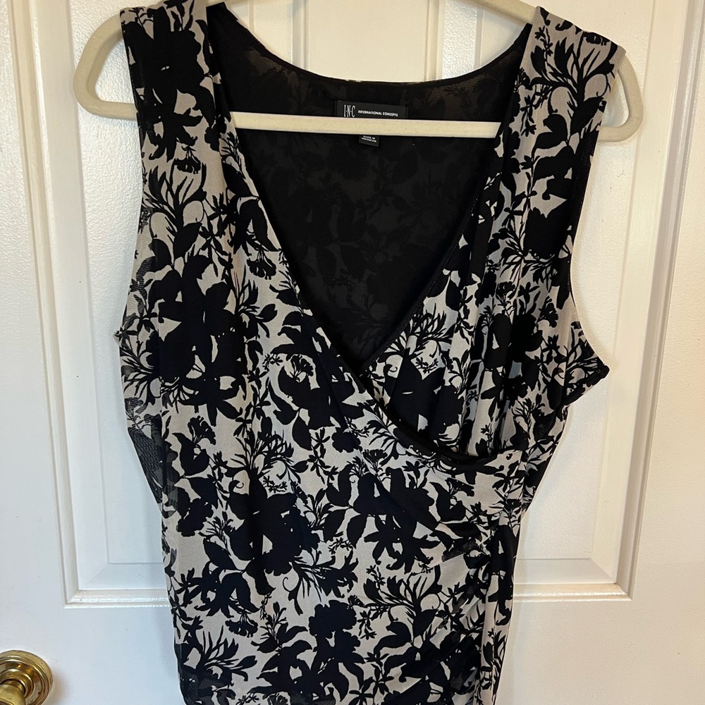 INC Black Floral Textured Top L NWOT